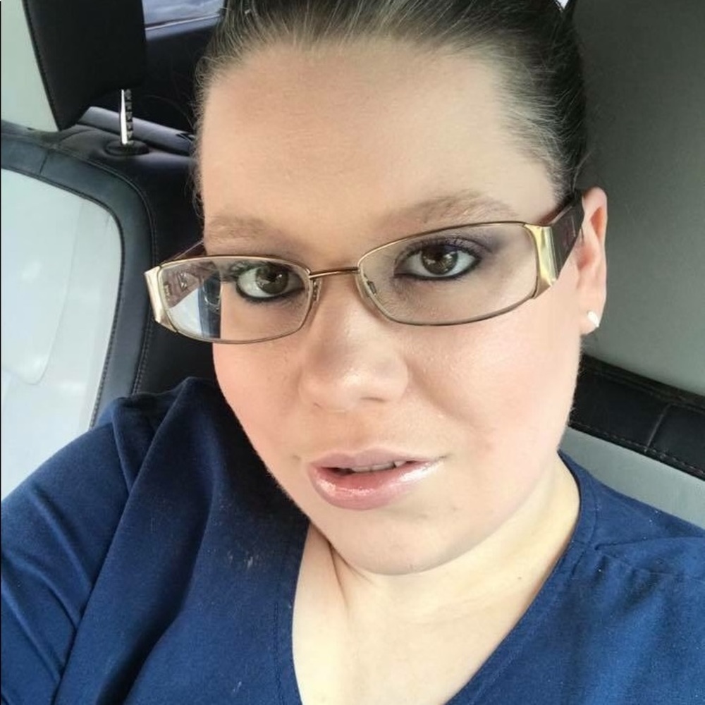 Meet your Posher, Lori